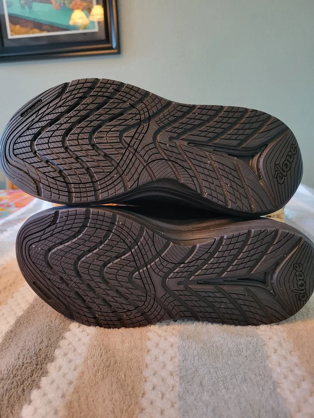 Clove Prima Women's All Black Bungee Athletic Shoe Women's Size 7.5